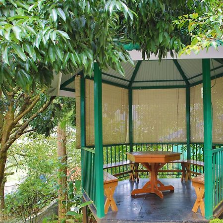 Chithirapuram Palace Munnar Bagian luar foto
