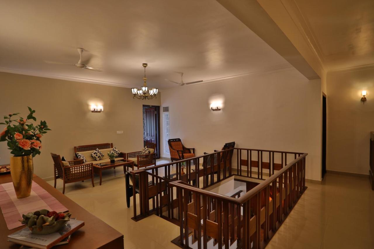 Chithirapuram Palace Munnar Bagian luar foto