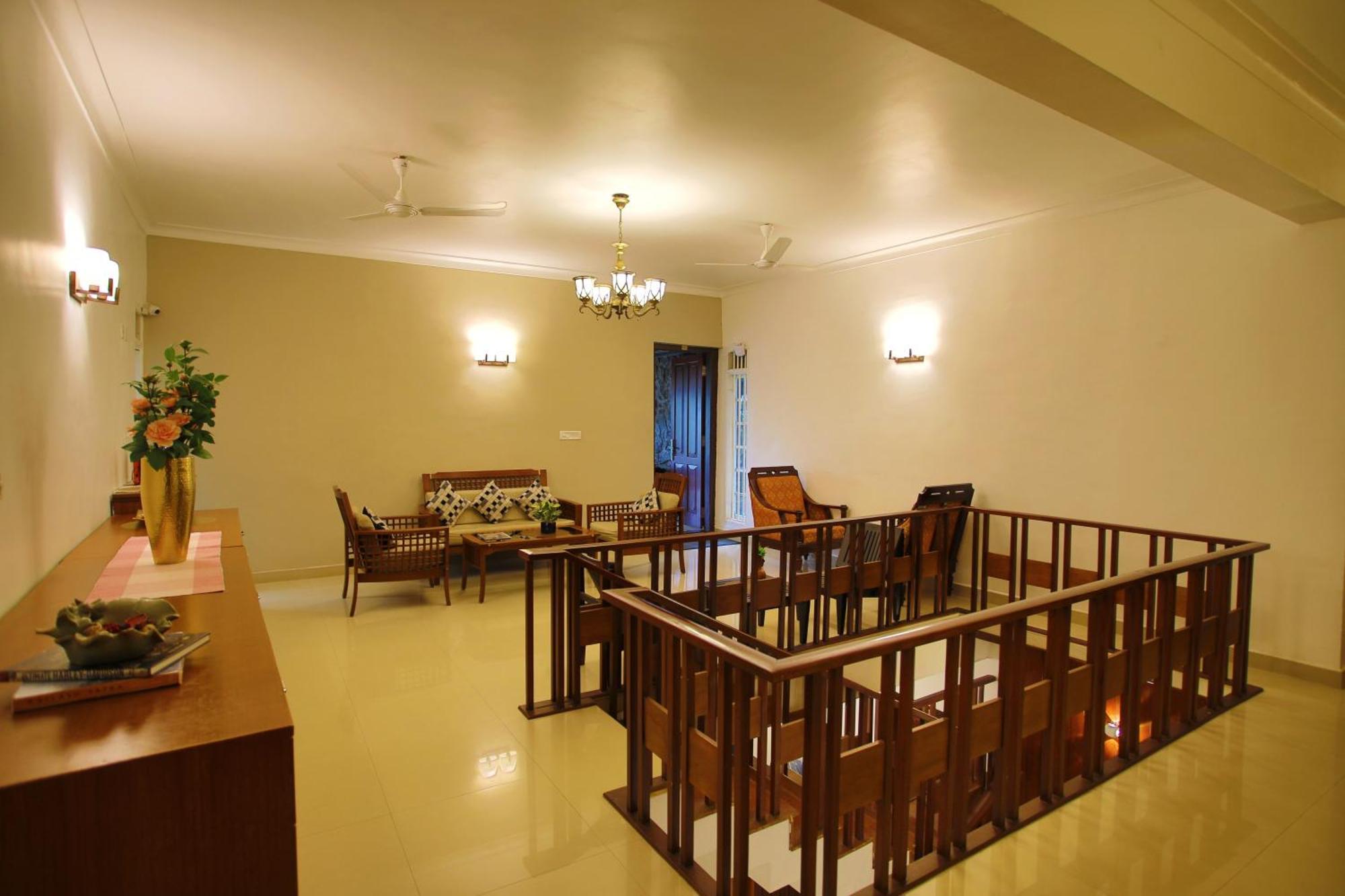 Chithirapuram Palace Munnar Bagian luar foto