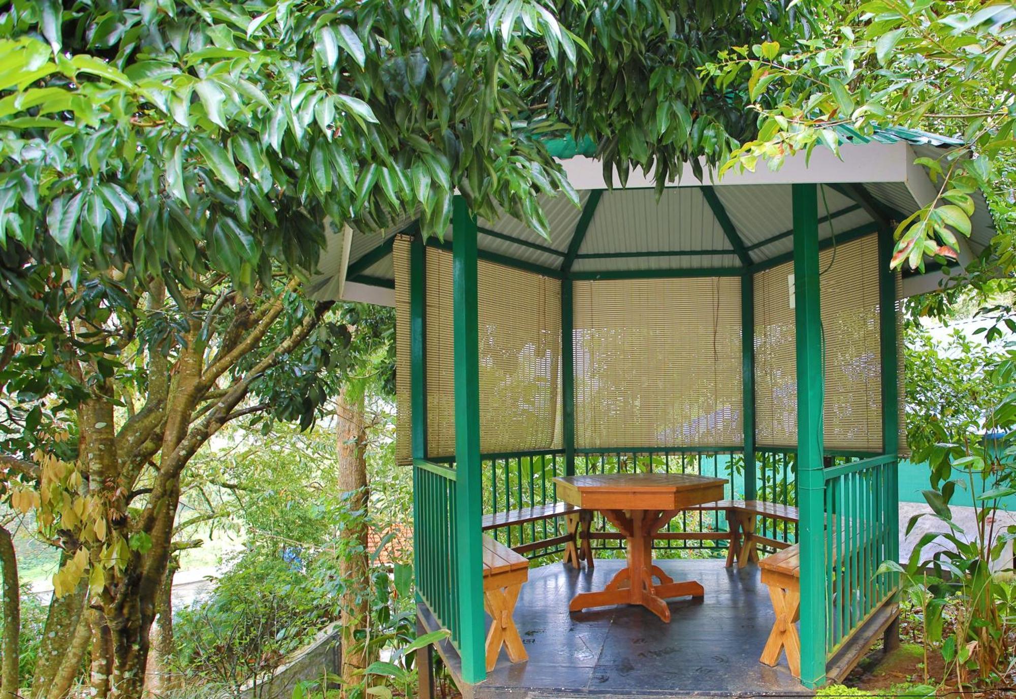 Chithirapuram Palace Munnar Bagian luar foto