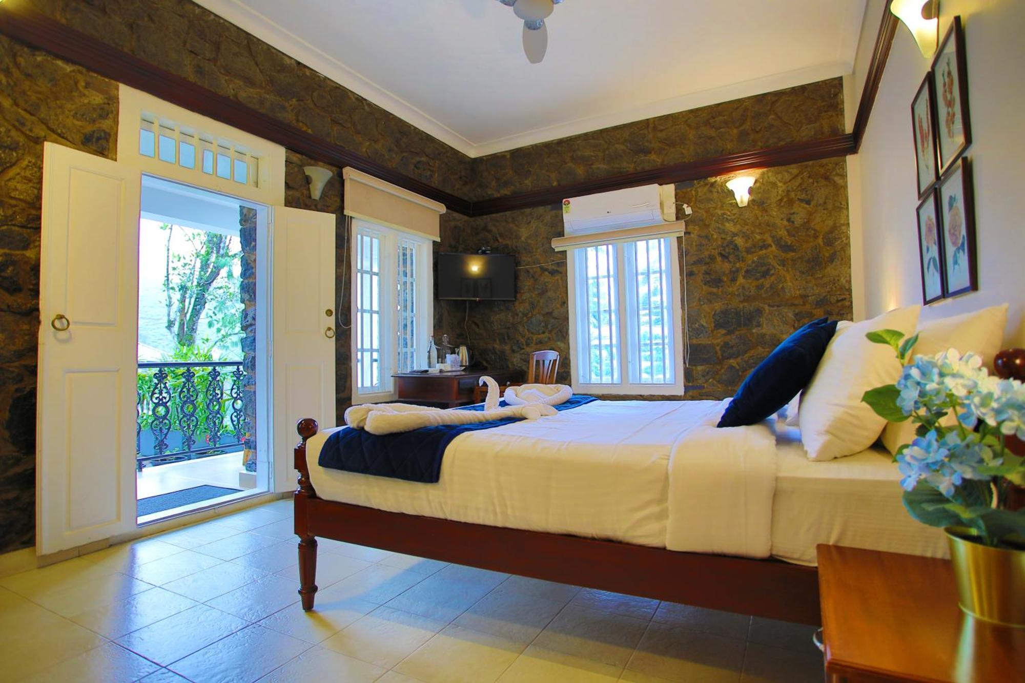 Chithirapuram Palace Munnar Bagian luar foto